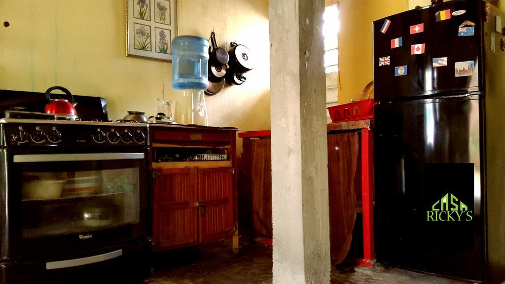 Casa Ricky'S Hostel Orange Walk Town Exterior photo