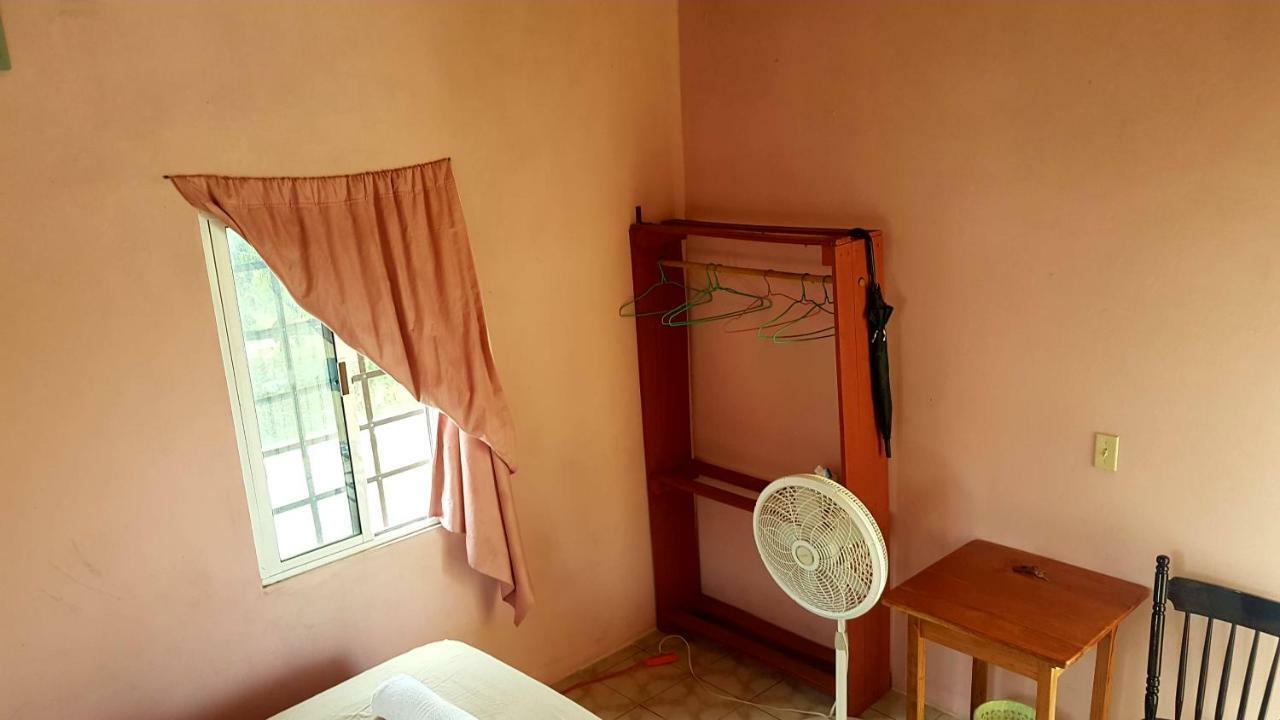 Casa Ricky'S Hostel Orange Walk Town Exterior photo